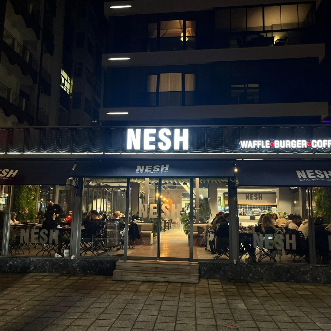 nesh-waffle-burger.jpg